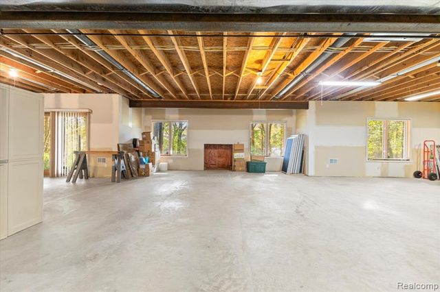 860 Galahad Drive, Ortonville, MI 48462