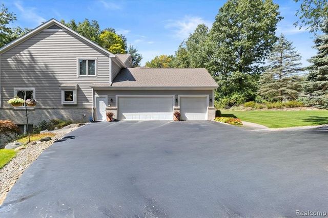 860 Galahad Drive, Ortonville, MI 48462