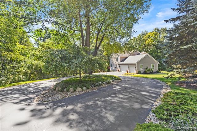 860 Galahad Drive, Ortonville, MI 48462