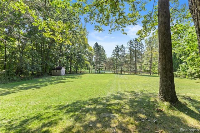860 Galahad Drive, Ortonville, MI 48462