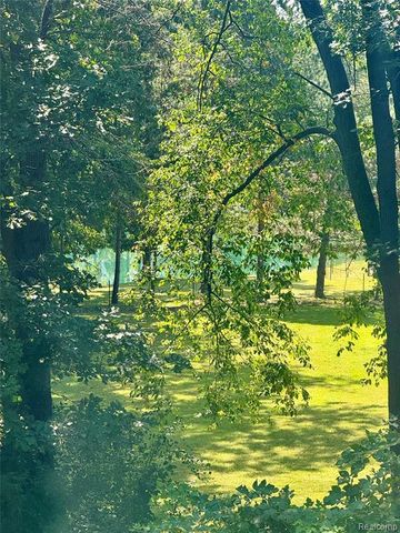 860 Galahad Drive, Ortonville, MI 48462