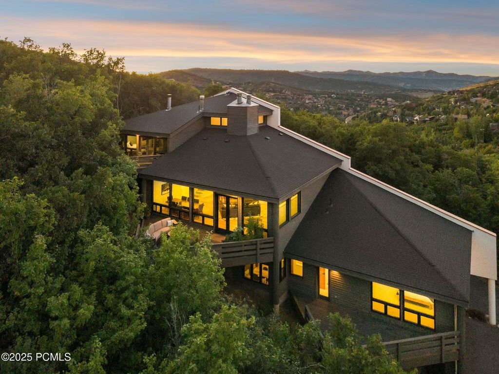 7089 Pinecrest Drive, Park City, UT 84098