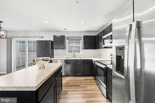 31 FOXWOOD DR, Gilbertsville, PA 19525