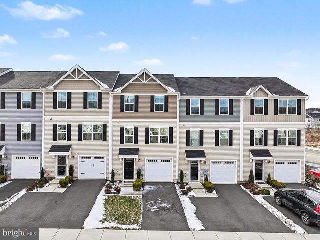 31 FOXWOOD DR, Gilbertsville, PA 19525