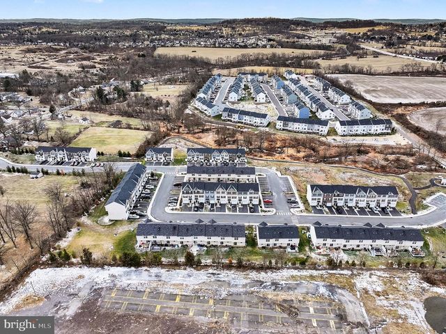 31 FOXWOOD DR, Gilbertsville, PA 19525