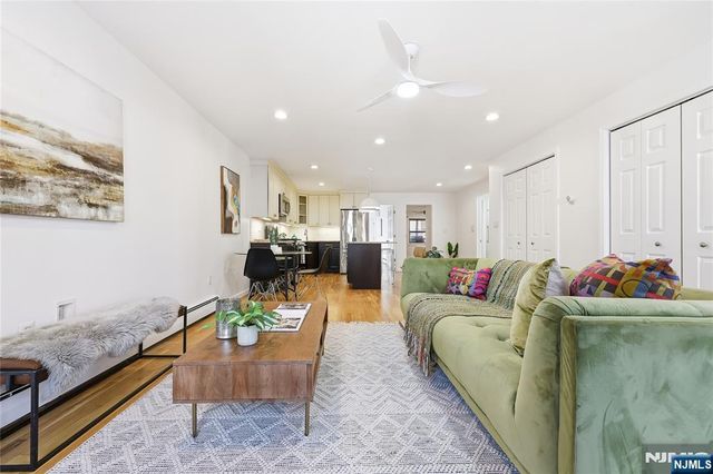 325 5th Street 2, Jersey City, NJ 07302