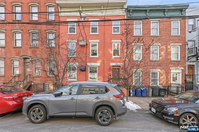 325 5th Street 2, Jersey City, NJ 07302