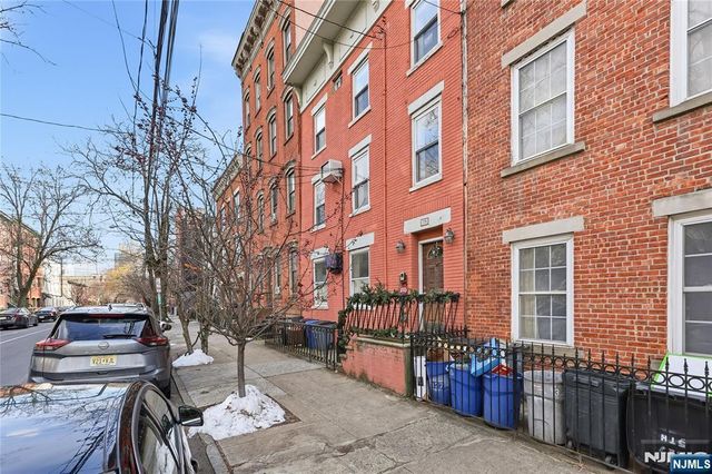 325 5th Street 2, Jersey City, NJ 07302