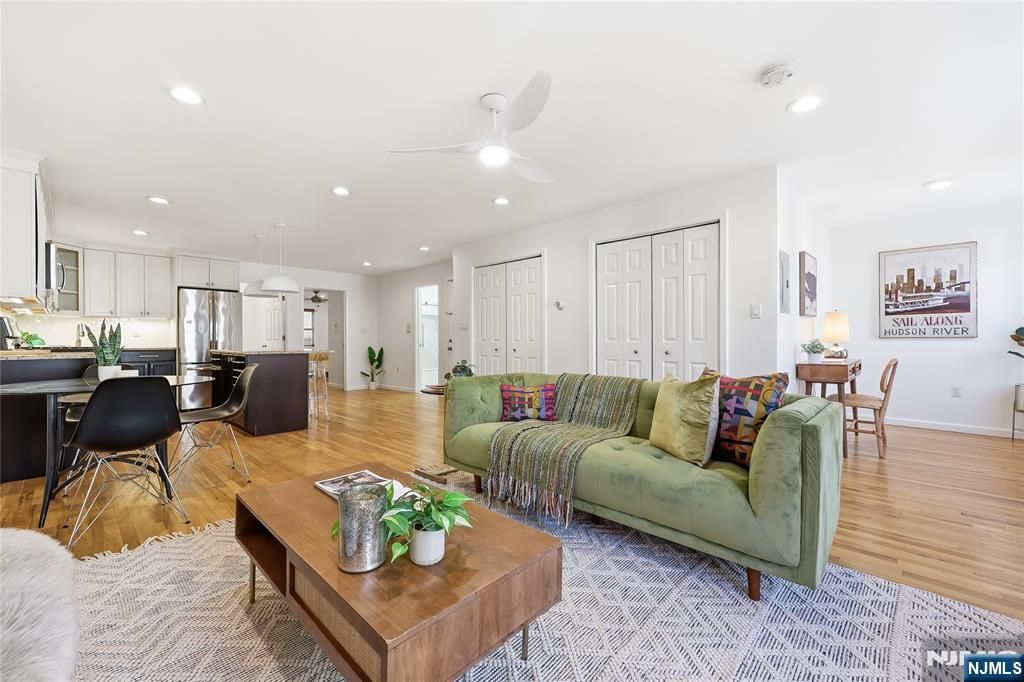 325 5th Street 2, Jersey City, NJ 07302