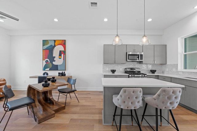 3823 Threadgill ST, Austin, TX 78723