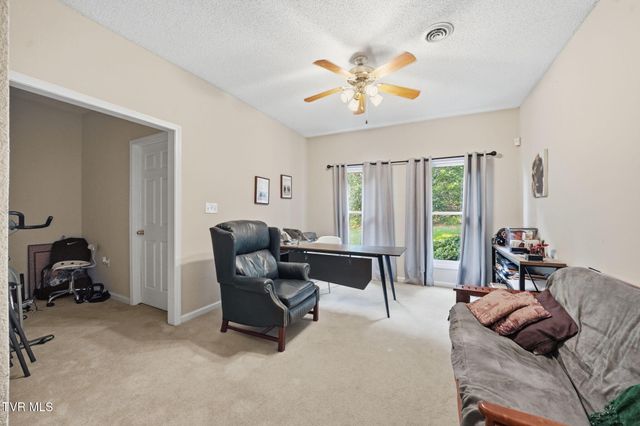 105 Shadowood Drive, Johnson City, TN 37604