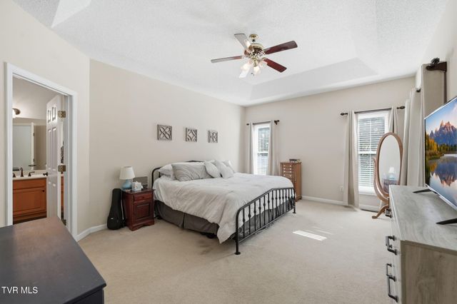 105 Shadowood Drive, Johnson City, TN 37604