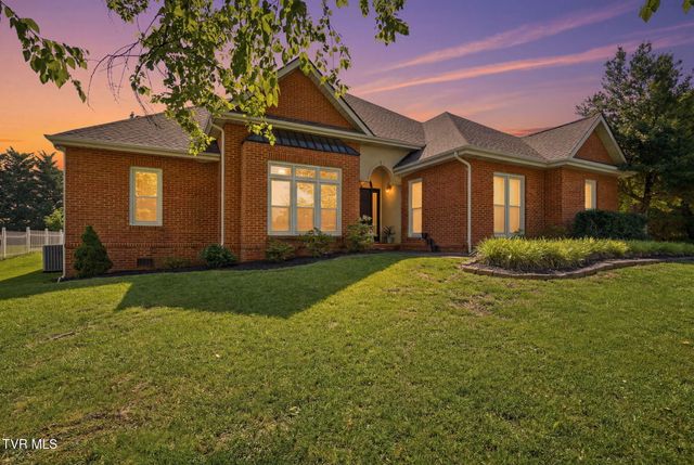 105 Shadowood Drive, Johnson City, TN 37604