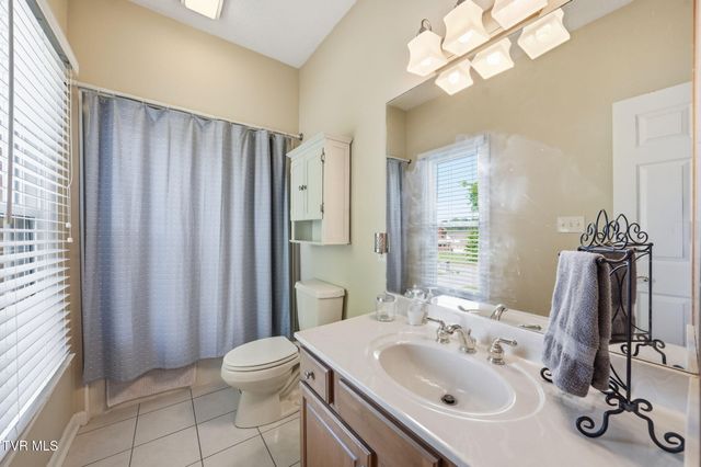 105 Shadowood Drive, Johnson City, TN 37604