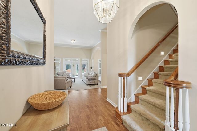 105 Shadowood Drive, Johnson City, TN 37604