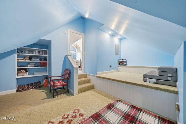 105 Shadowood Drive, Johnson City, TN 37604