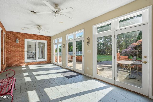 105 Shadowood Drive, Johnson City, TN 37604