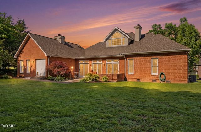 105 Shadowood Drive, Johnson City, TN 37604