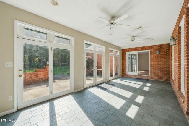 105 Shadowood Drive, Johnson City, TN 37604
