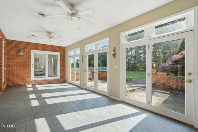 105 Shadowood Drive, Johnson City, TN 37604