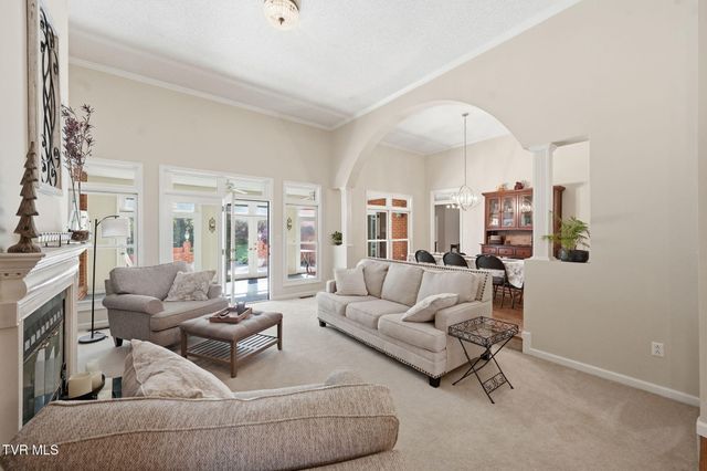 105 Shadowood Drive, Johnson City, TN 37604