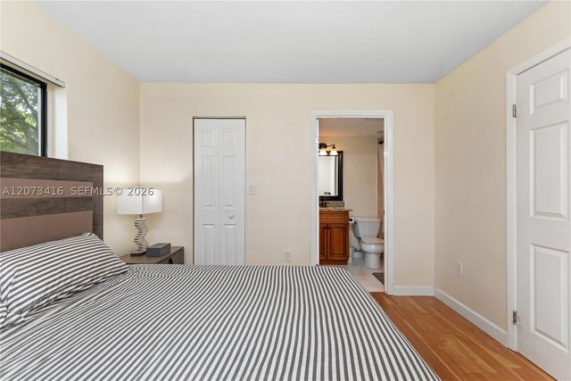 400 Palm Cir W 208, Pembroke Pines, FL 33025