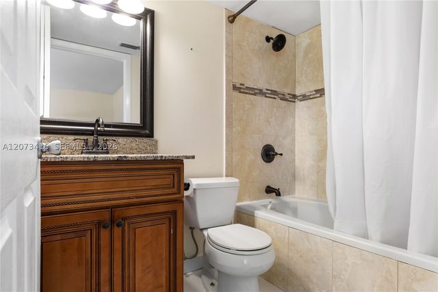 400 Palm Cir W 208, Pembroke Pines, FL 33025
