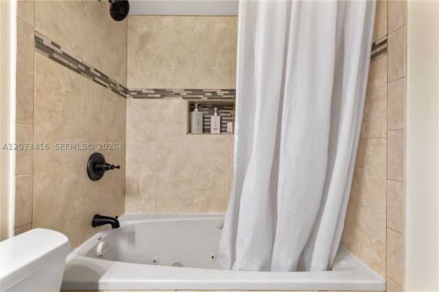 400 Palm Cir W 208, Pembroke Pines, FL 33025