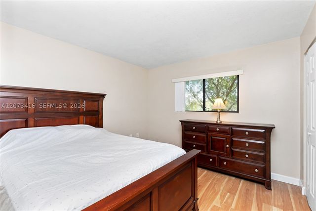 400 Palm Cir W 208, Pembroke Pines, FL 33025