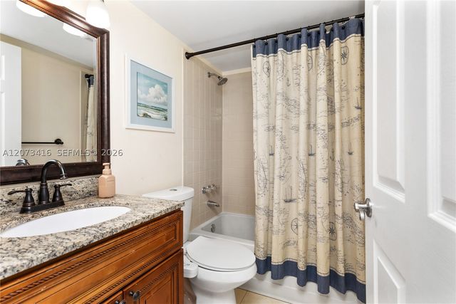 400 Palm Cir W 208, Pembroke Pines, FL 33025