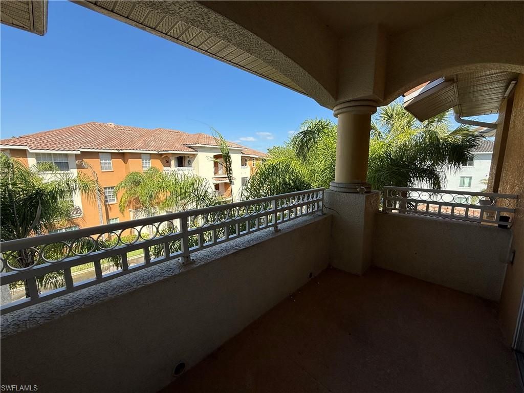 Image 10 of property listing at 3973 Pomodoro CIR 301, Cape Coral, FL 33909