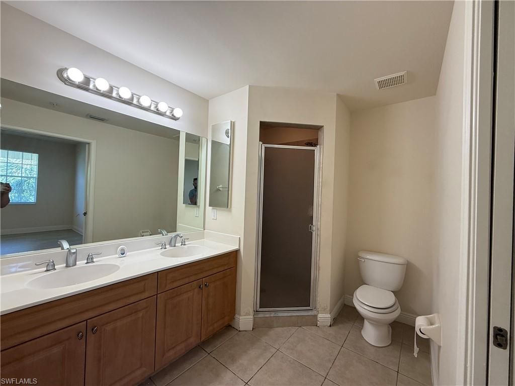 Image 8 of property listing at 3973 Pomodoro CIR 301, Cape Coral, FL 33909