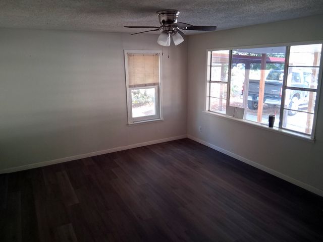 306 S Oak Lane, Tolar, TX 76476