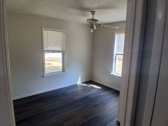 306 S Oak Lane, Tolar, TX 76476