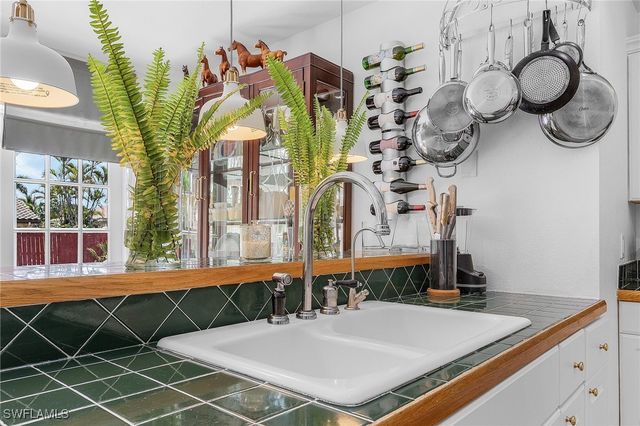 27553 Playa Del Rey LN, Bonita Springs, FL 34135