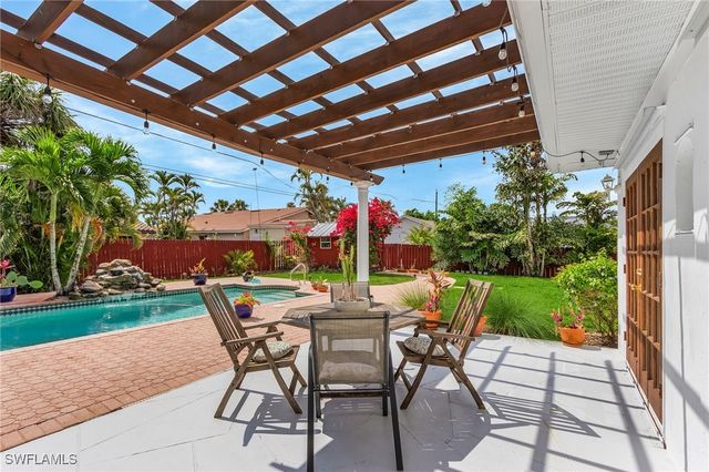 27553 Playa Del Rey LN, Bonita Springs, FL 34135