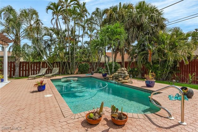 27553 Playa Del Rey LN, Bonita Springs, FL 34135