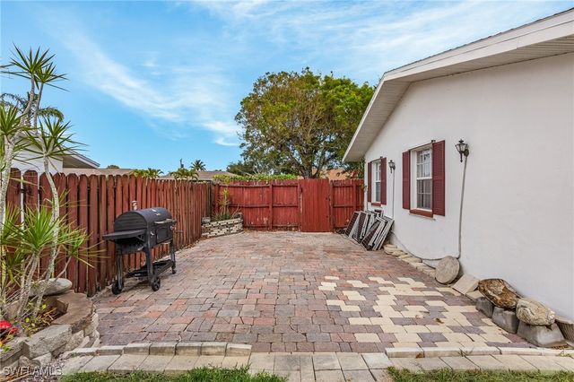 27553 Playa Del Rey LN, Bonita Springs, FL 34135