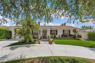 27553 Playa Del Rey LN, Bonita Springs, FL 34135