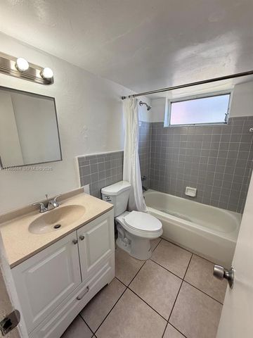 16851 NE 18th Ave 212, North Miami Beach, FL 33162