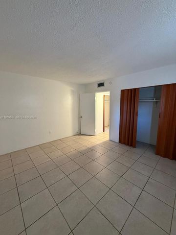 16851 NE 18th Ave 212, North Miami Beach, FL 33162