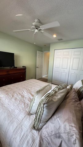 10666 Pelican Drive, Wellington, FL 33414