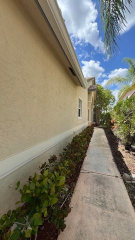 10666 Pelican Drive, Wellington, FL 33414