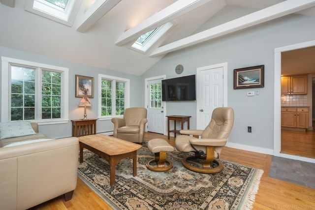47 Seminole Road, Acton, MA 01720