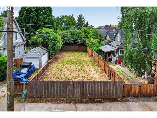 24 Ne GOING St, Portland, OR 97211