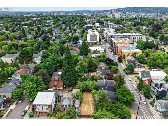 24 Ne GOING St, Portland, OR 97211