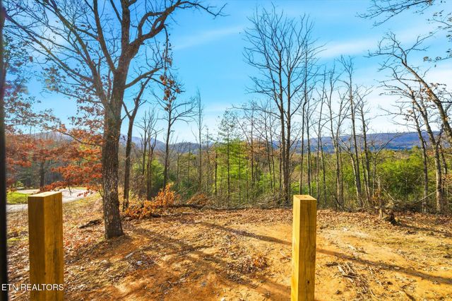 2305 Village Circle, Sevierville, TN 37876