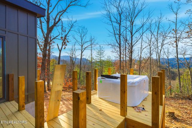 2305 Village Circle, Sevierville, TN 37876