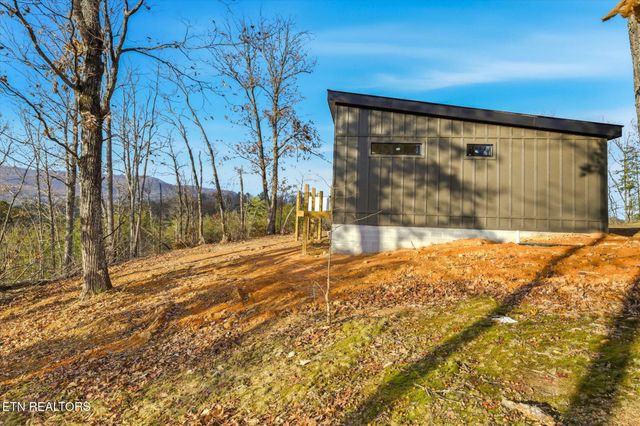 2305 Village Circle, Sevierville, TN 37876