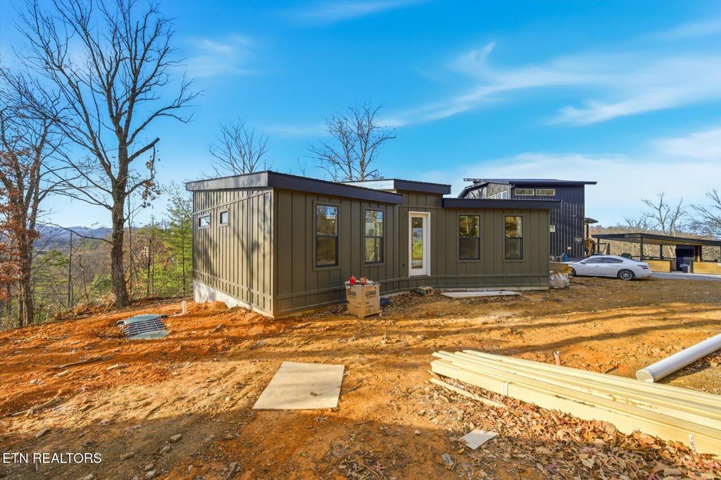 2305 Village Circle, Sevierville, TN 37876